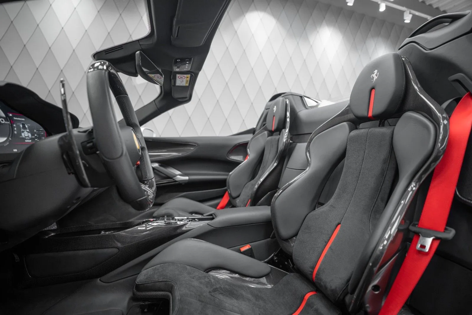 2022 Ferrari SF90 Spider, 12/27