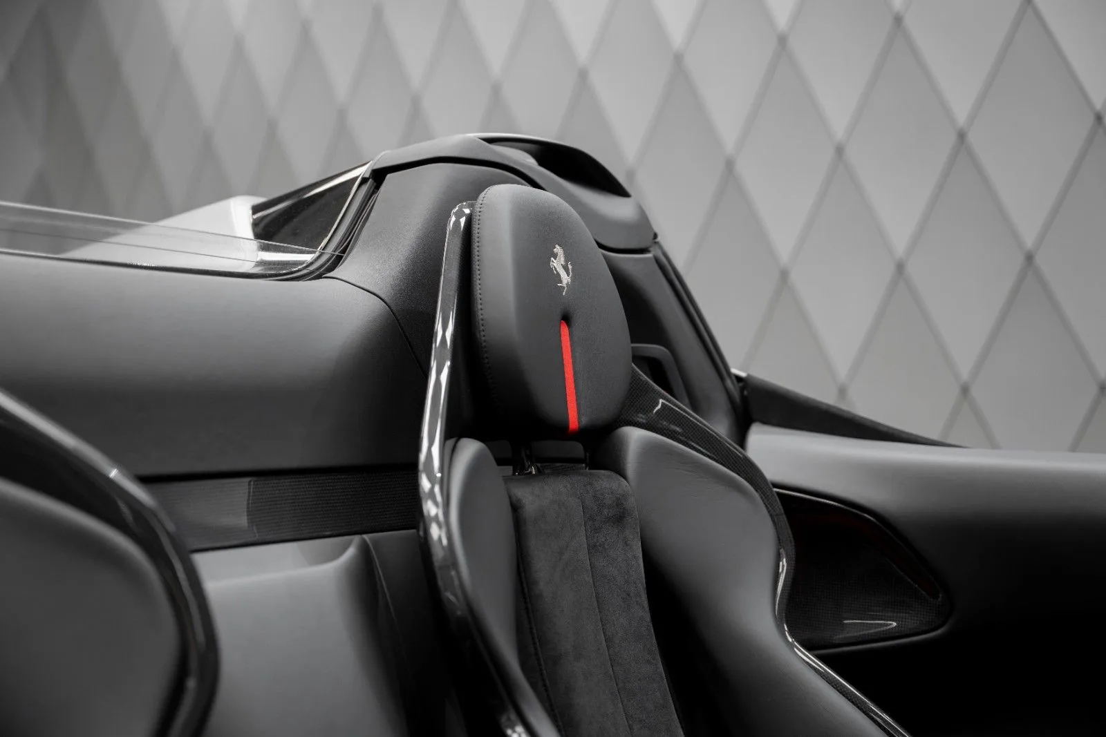 2022 Ferrari SF90 Spider, 24/27