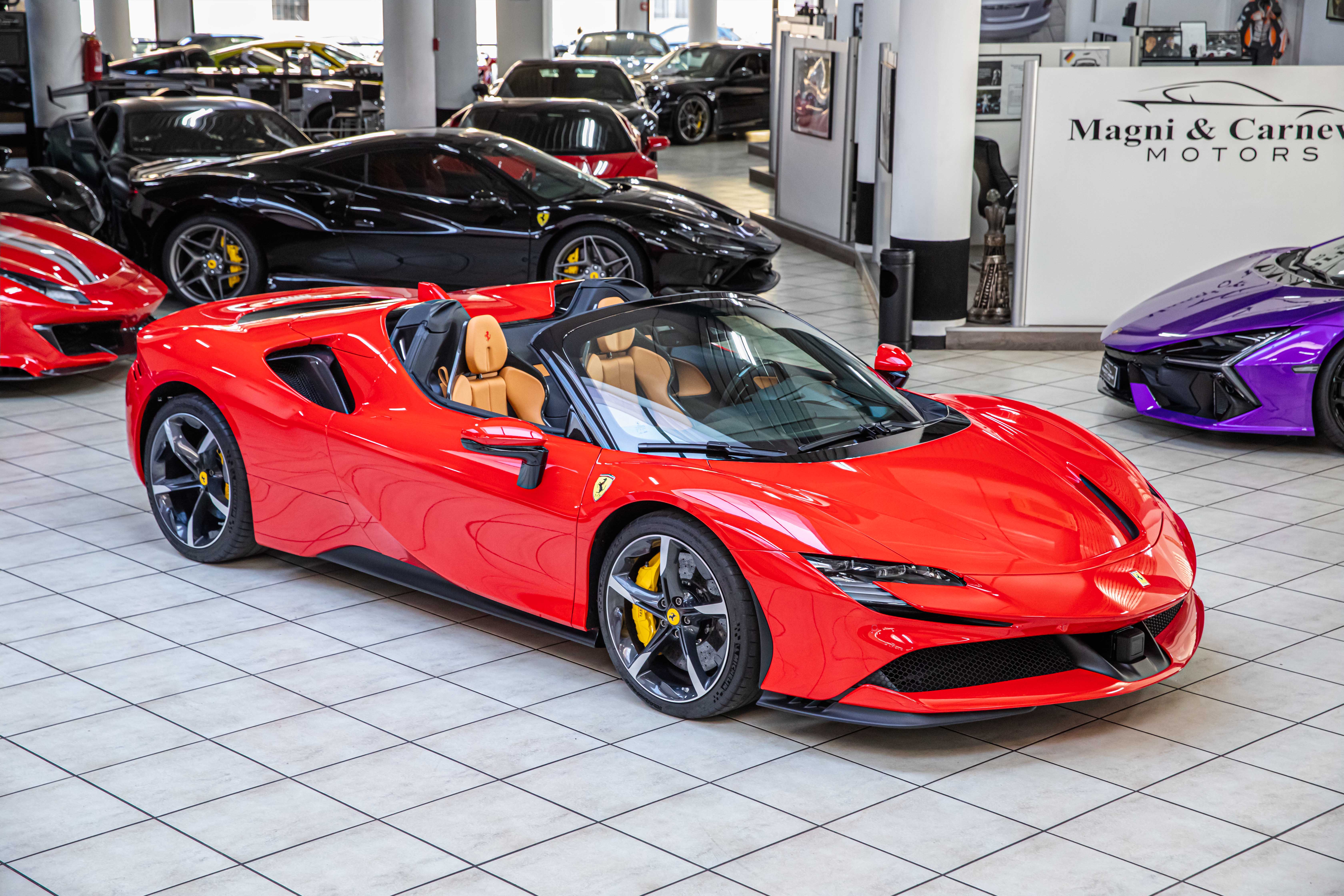 2022 Ferrari SF90 Spider proposée par un concessionnaire spécialisé à Milan, Italie, photo 5 sur 20