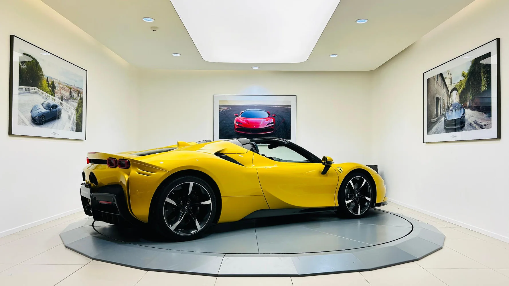 2022 Ferrari SF90 Spider, 3/30