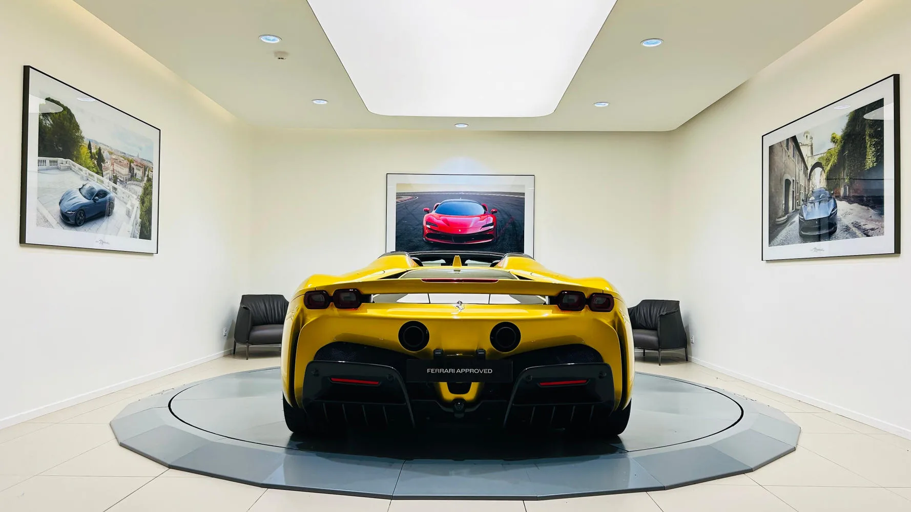 2022 Ferrari SF90 Spider, 4/30