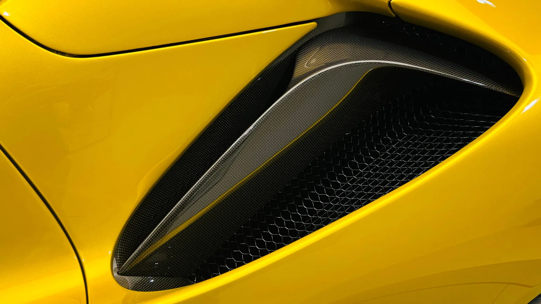 2022 Ferrari SF90 Spider, 18/30