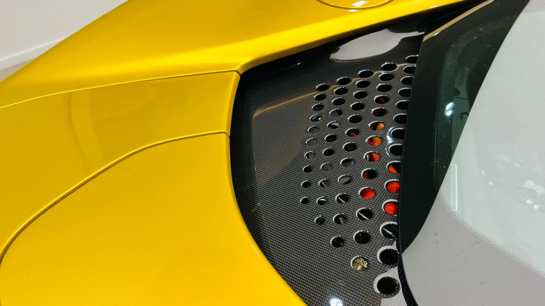 2022 Ferrari SF90 Spider, 29/30
