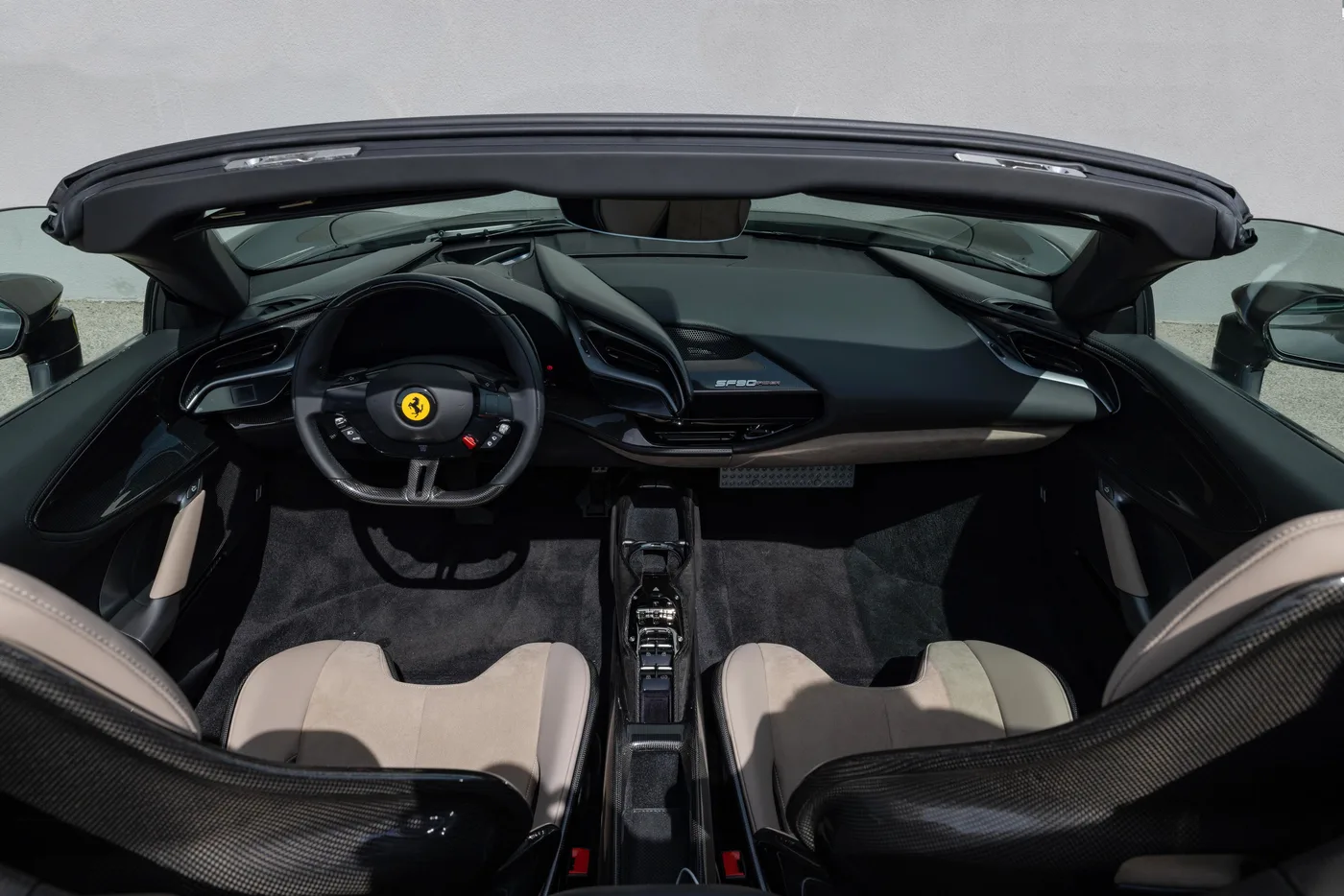 2022 Ferrari SF90 Spider proposée par un concessionnaire spécialisé à Vösendorf, Autriche, photo 5 sur 15