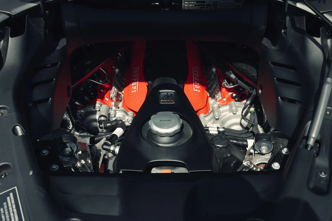 2022 Ferrari SF90 Spider proposée par un concessionnaire spécialisé à Vösendorf, Autriche, photo 8 sur 15