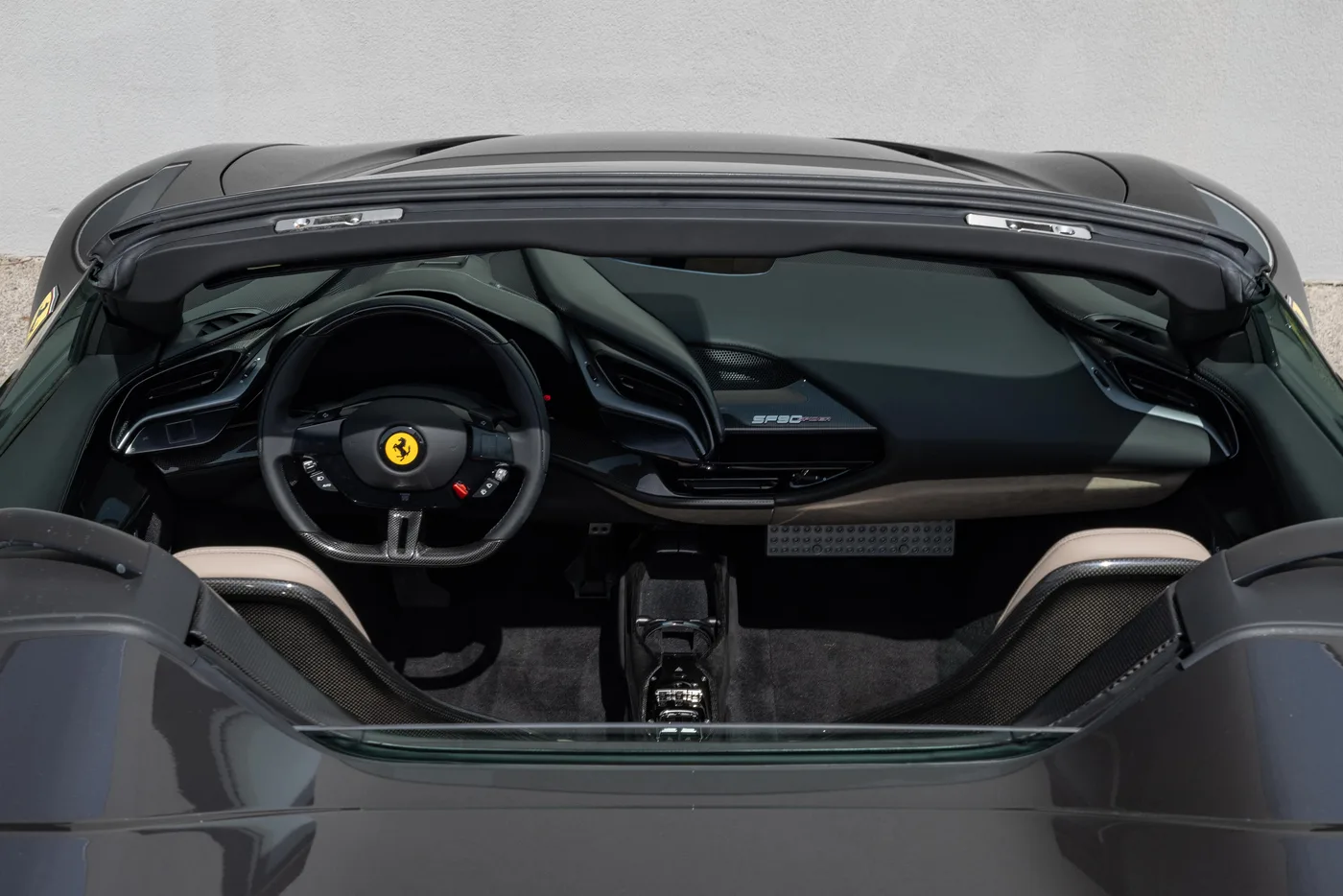 2022 Ferrari SF90 Spider proposée par un concessionnaire spécialisé à Vösendorf, Autriche, photo 10 sur 15