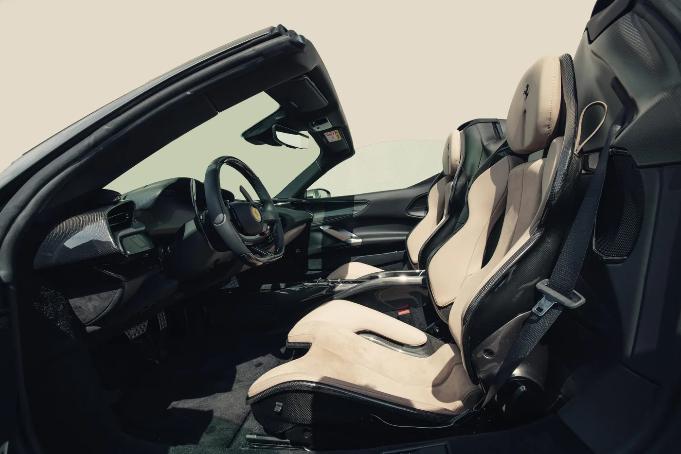 2022 Ferrari SF90 Spider proposée par un concessionnaire spécialisé à Vösendorf, Autriche, photo 13 sur 15
