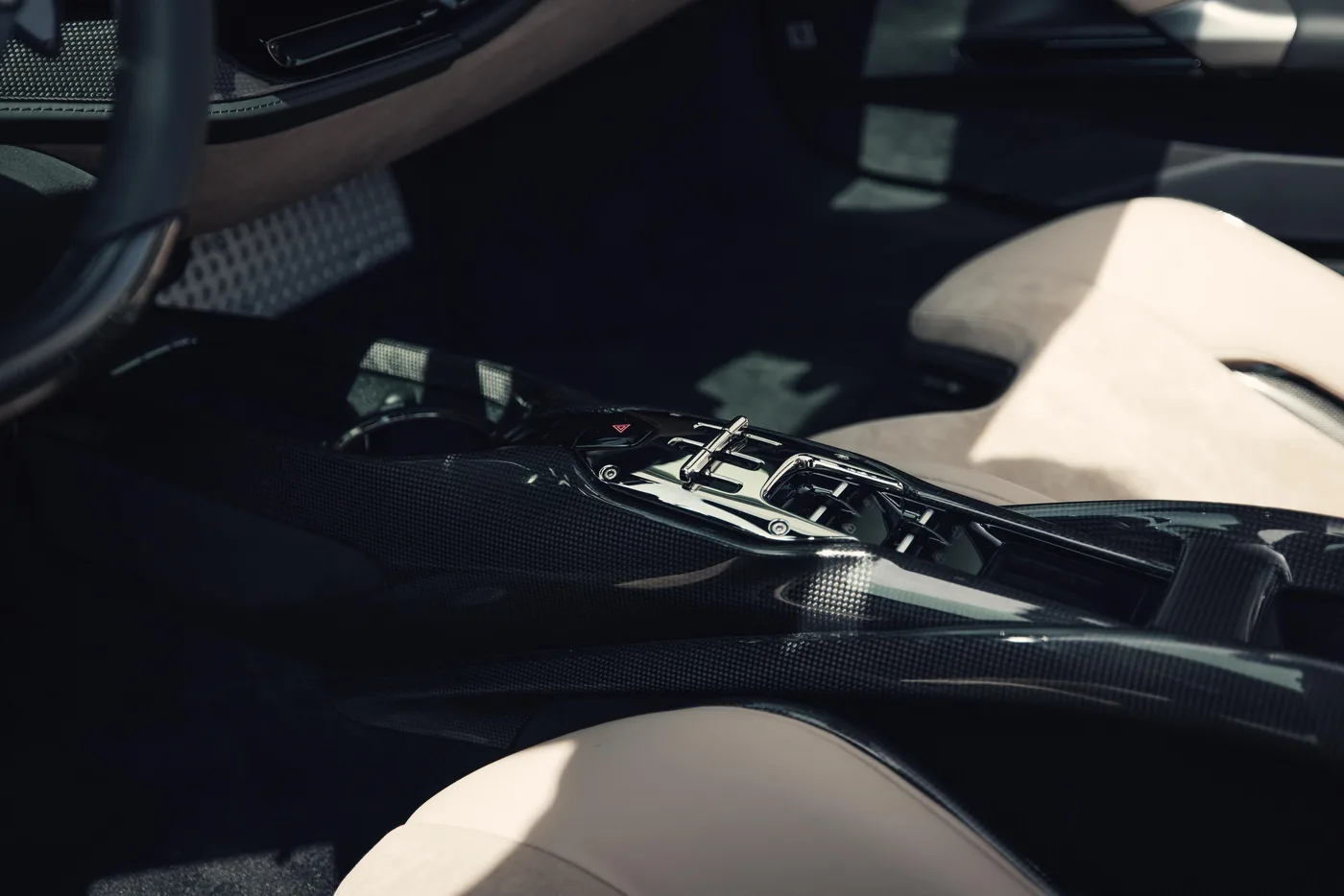 2022 Ferrari SF90 Spider proposée par un concessionnaire spécialisé à Vösendorf, Autriche, photo 15 sur 15
