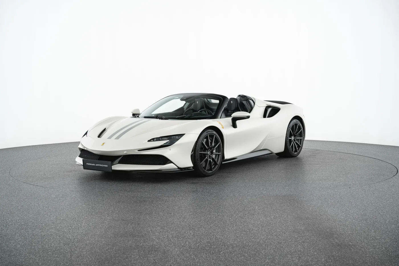 2022 Ferrari SF90 Spider angeboten von einem Fachhändler in Vösendorf, Österreich, Foto 2 von 15