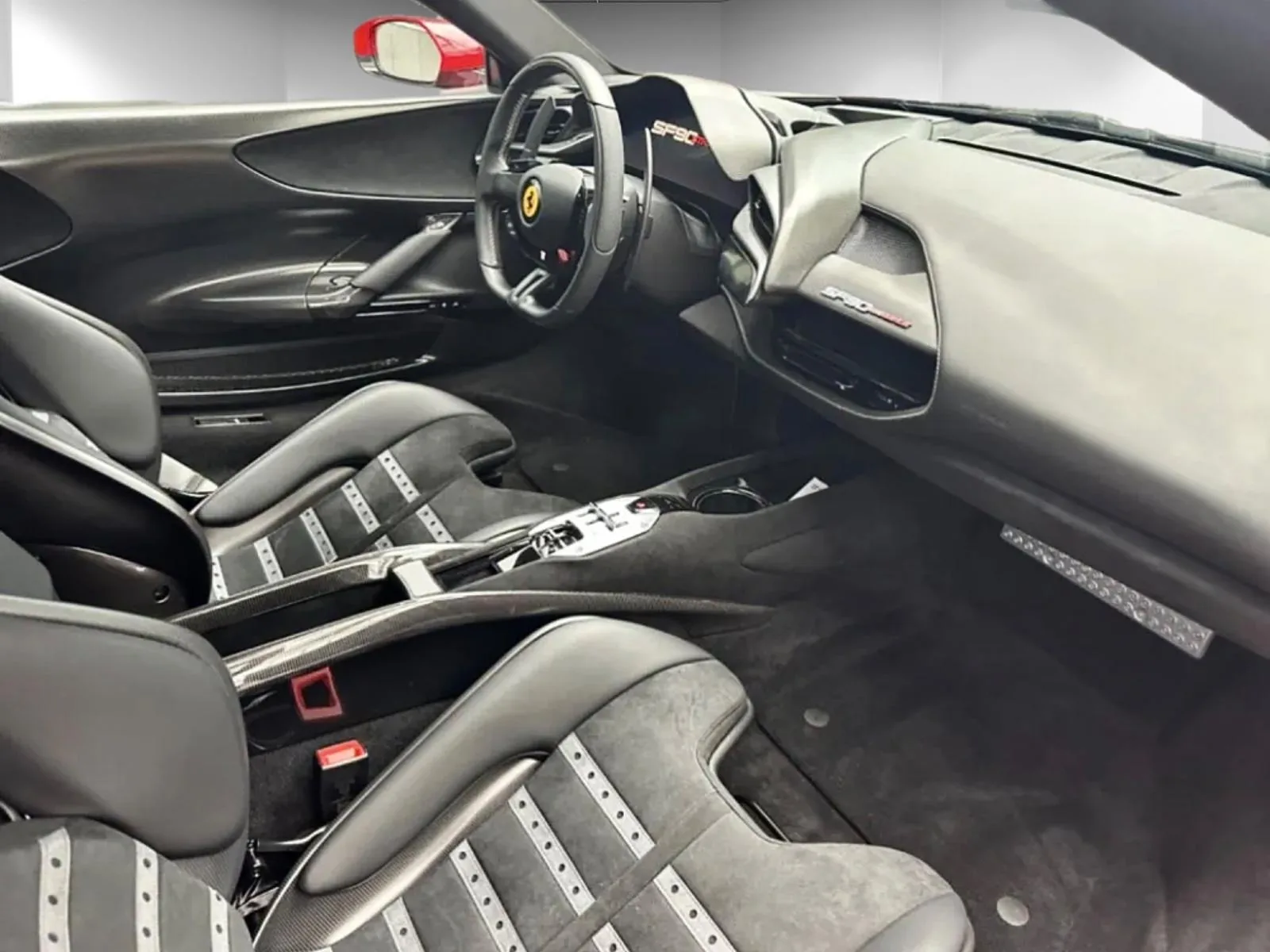 2022 Ferrari SF90 Stradale Assetto Fiorano, 17/21