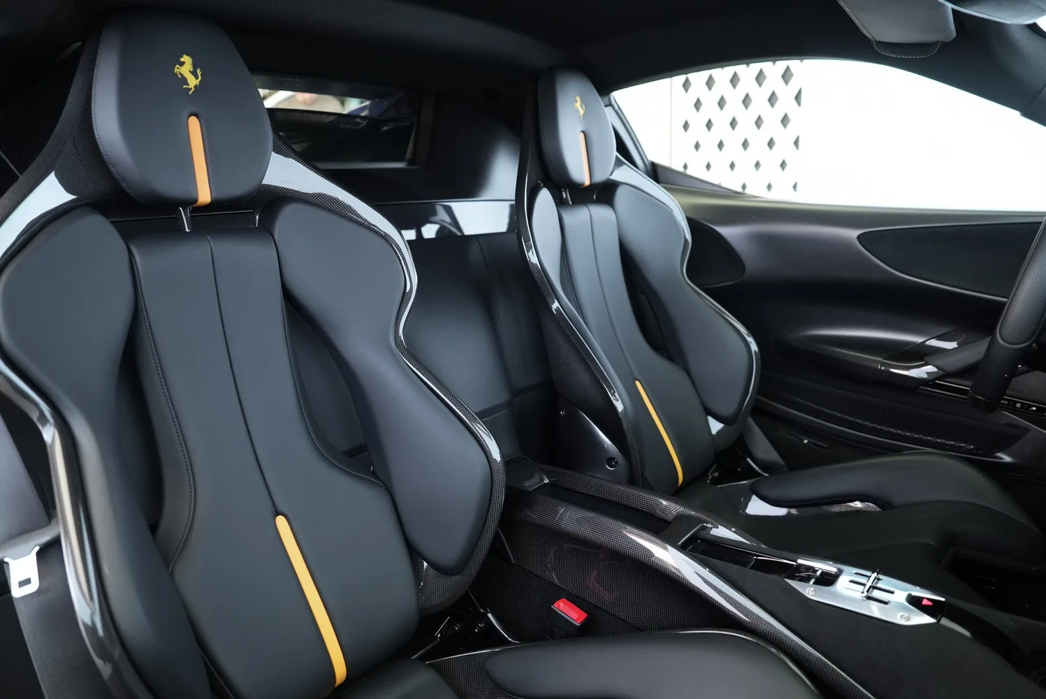 2022 Ferrari SF90 Stradale Assetto Fiorano, 16/19
