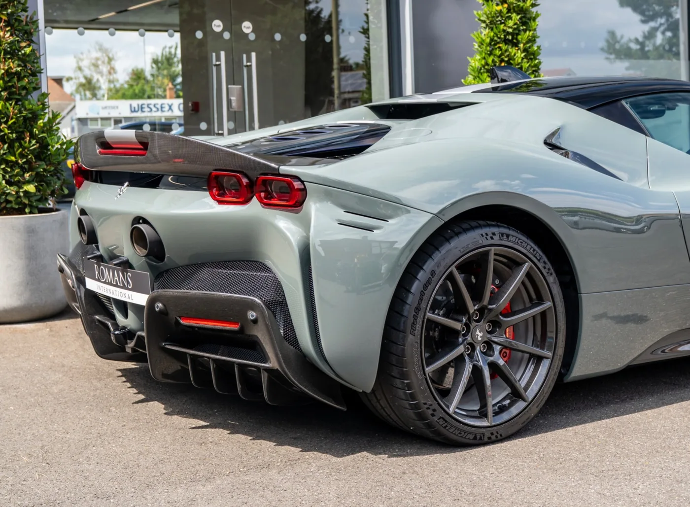 2022 Ferrari SF90 Stradale Assetto Fiorano angeboten von einem Fachhändler in Banstead, Vereinigtes Königreich, Foto 6 von 15