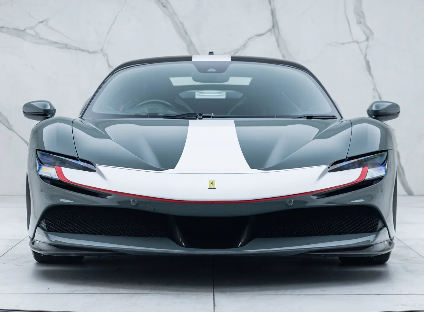 2022 Ferrari SF90 Stradale Assetto Fiorano angeboten von einem Fachhändler in Banstead, Vereinigtes Königreich, Foto 9 von 15
