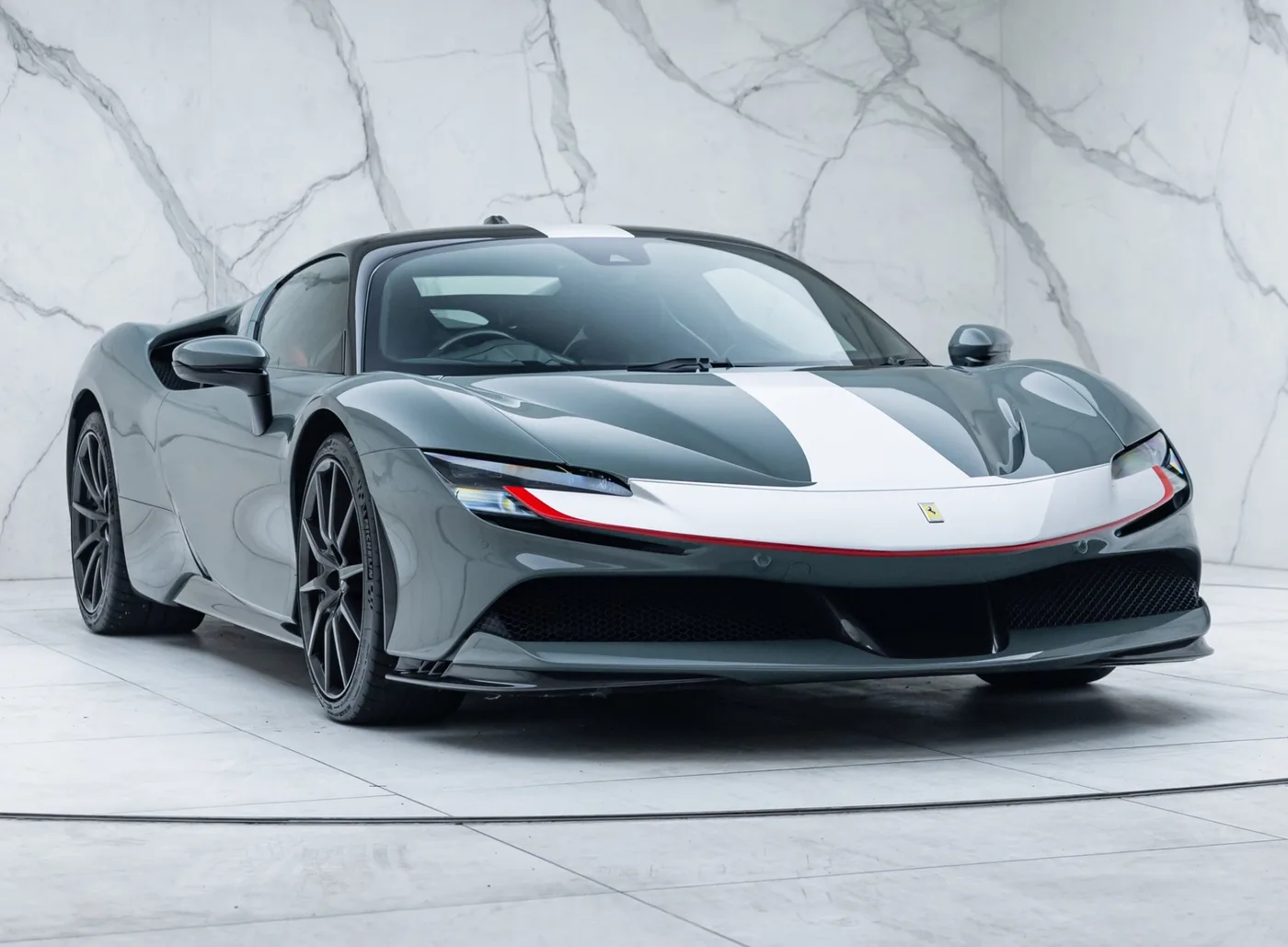 2022 Ferrari SF90 Stradale Assetto Fiorano angeboten von einem Fachhändler in Banstead, Vereinigtes Königreich, Foto 11 von 15