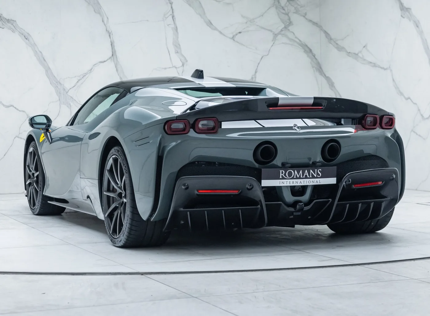 2022 Ferrari SF90 Stradale Assetto Fiorano angeboten von einem Fachhändler in Banstead, Vereinigtes Königreich, Foto 12 von 15