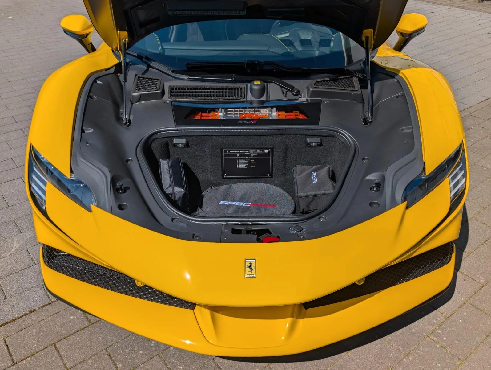 2022 Ferrari SF90 Stradale, 7/14