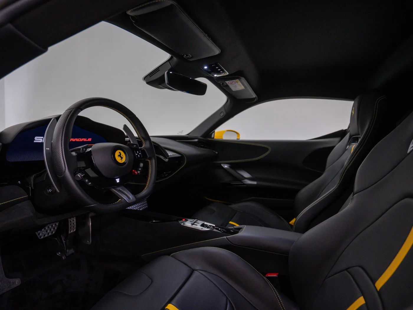 2022 Ferrari SF90 Stradale proposée par un concessionnaire spécialisé à Singen, Allemagne, photo 13 sur 15
