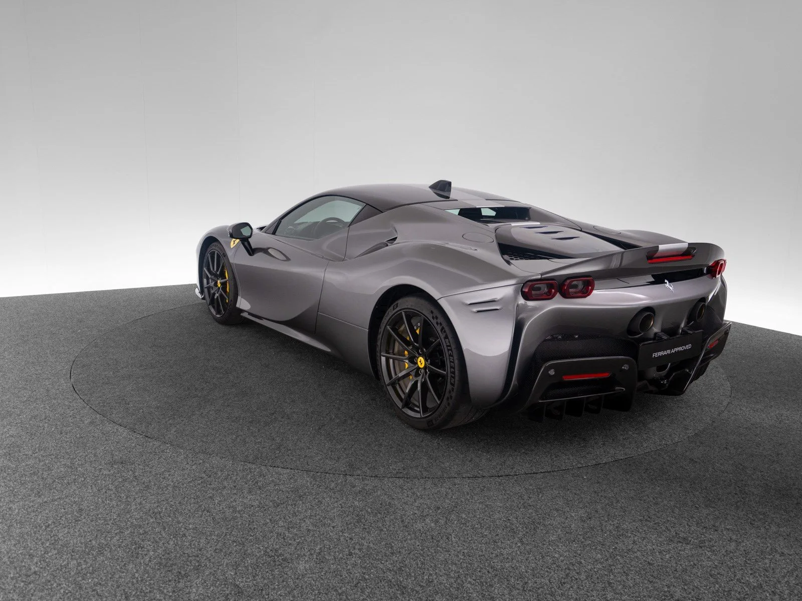2022 Ferrari SF90 Stradale, 2/30