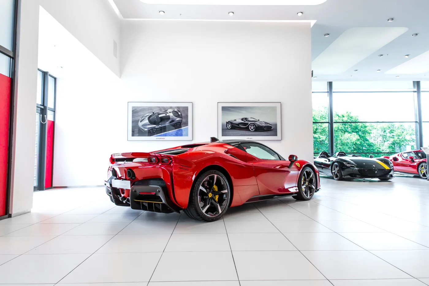 2022 Ferrari SF90 Stradale angeboten von einem Fachhändler in Hengelo, Niederlande, Foto 3 von 15