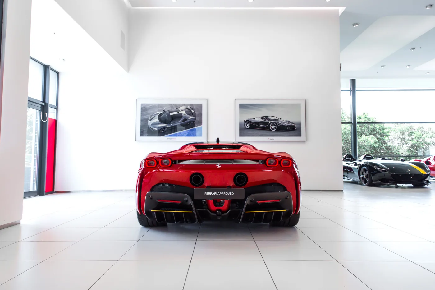 2022 Ferrari SF90 Stradale angeboten von einem Fachhändler in Hengelo, Niederlande, Foto 4 von 15