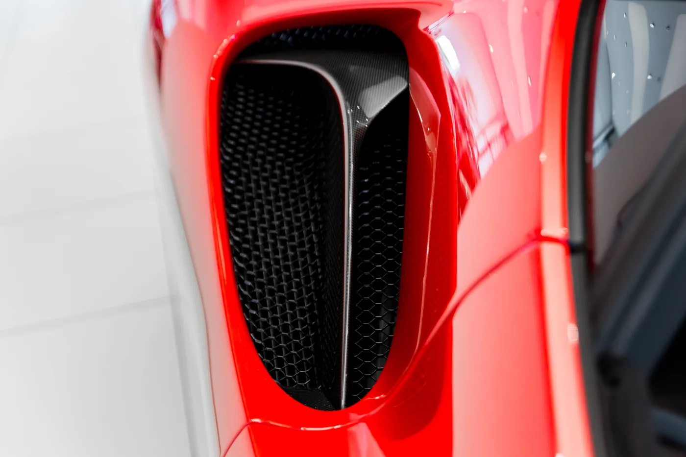 2022 Ferrari SF90 Stradale angeboten von einem Fachhändler in Hengelo, Niederlande, Foto 9 von 15
