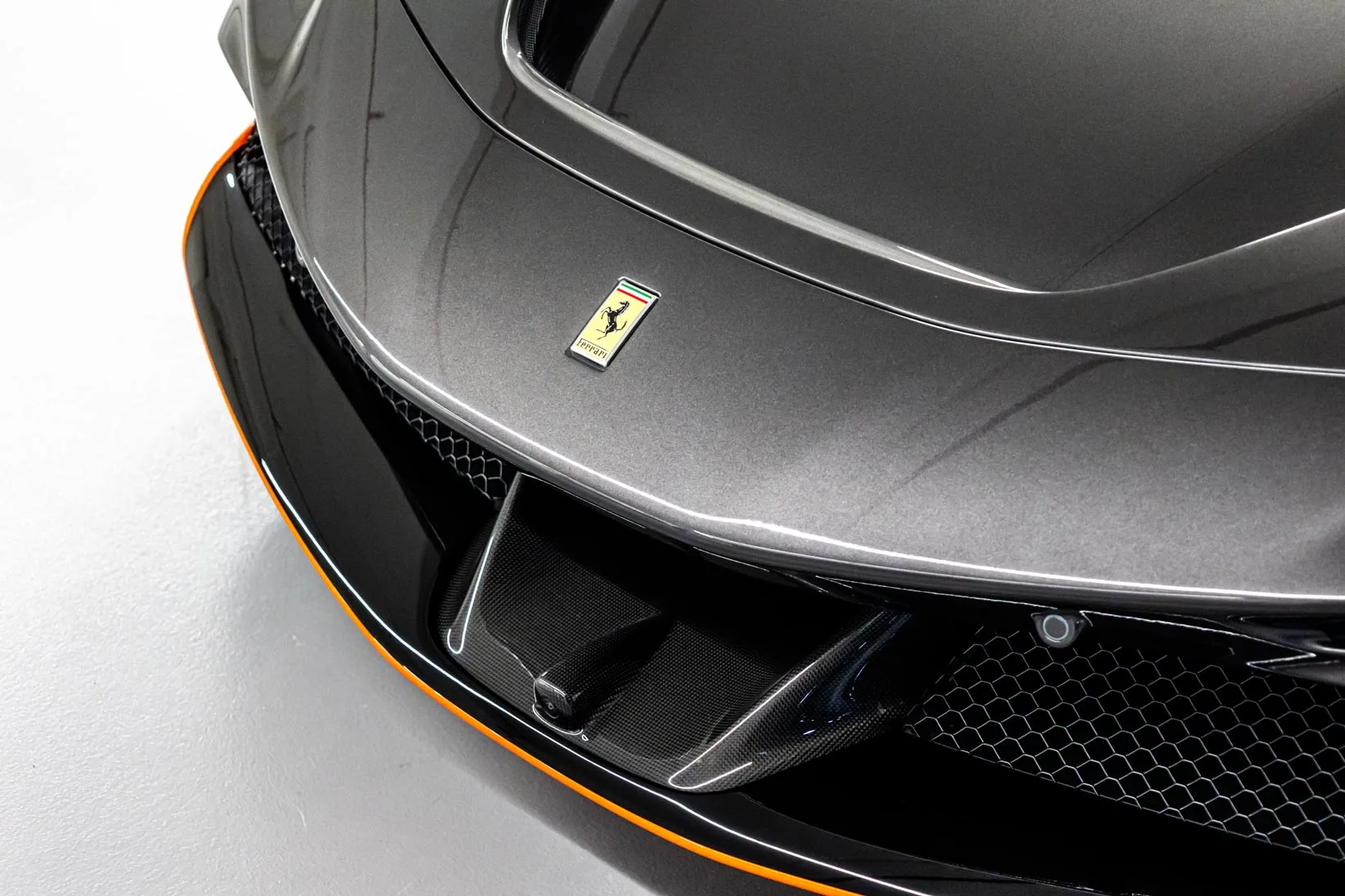 2022 Ferrari SF90 Stradale Tailor Made, 4/30