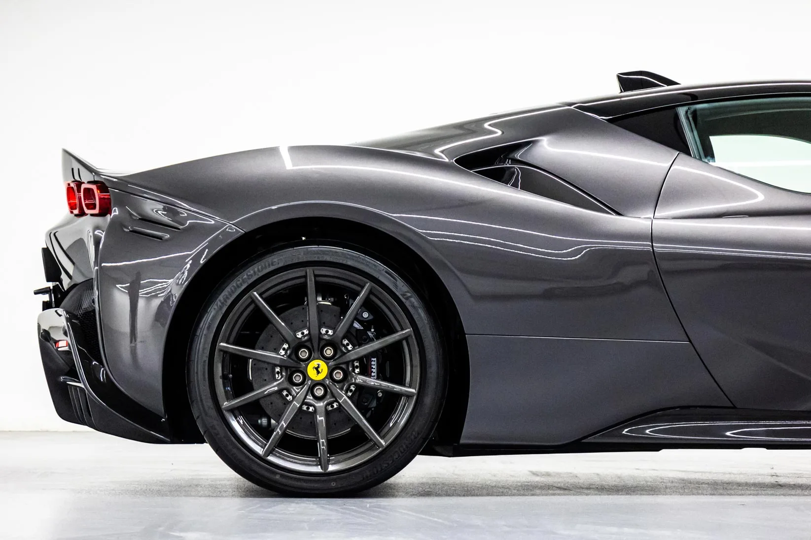 2022 Ferrari SF90 Stradale Tailor Made, 7/30