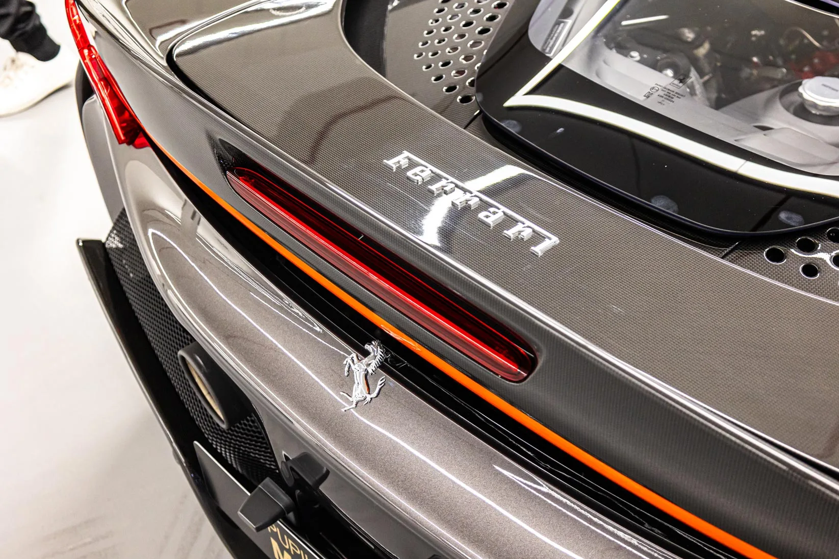 2022 Ferrari SF90 Stradale Tailor Made, 29/30