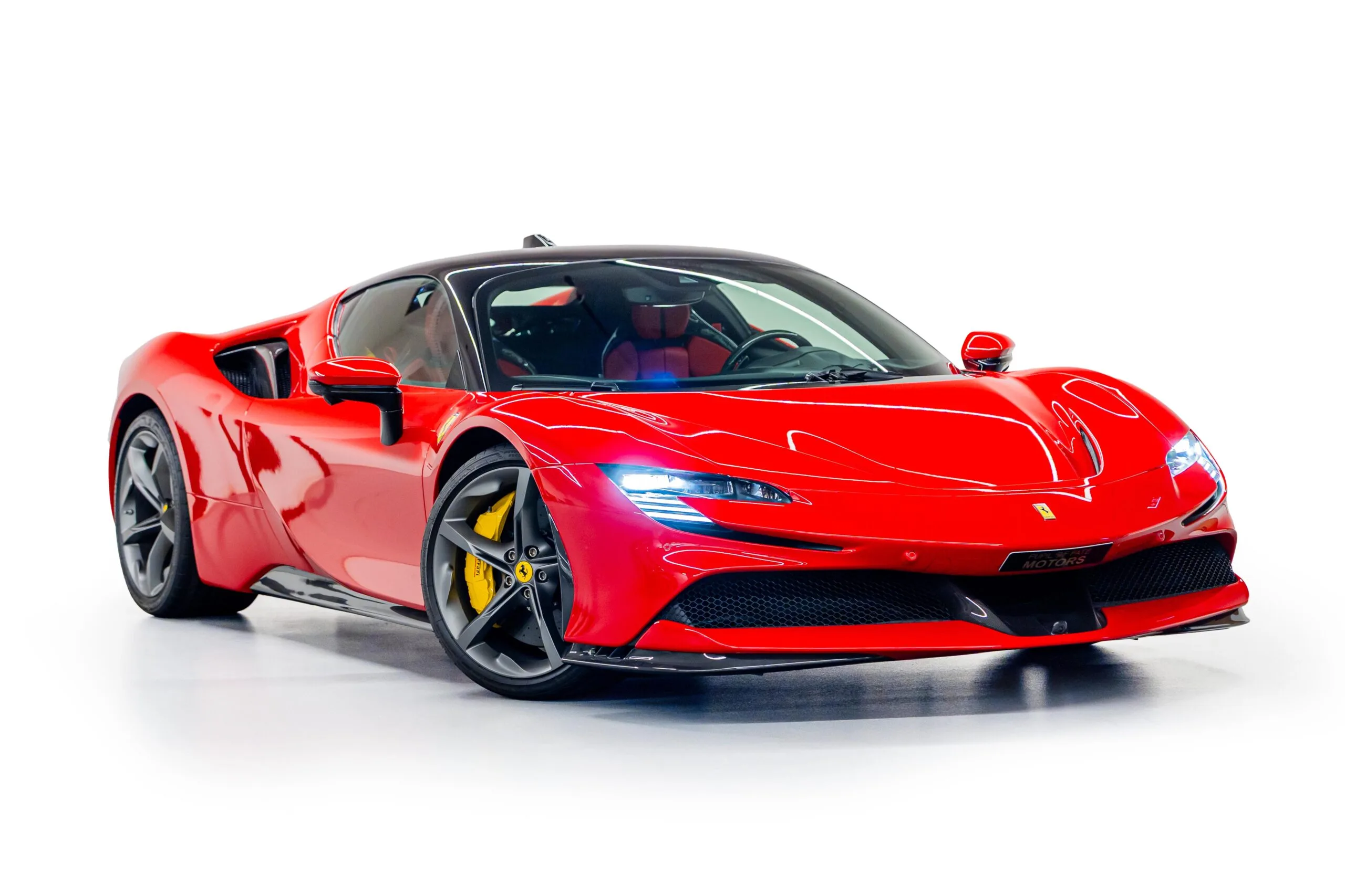 2022 Ferrari SF90 Stradale angeboten von einem Fachhändler in Dubai, Vereinigte Arabische Emirate, Hauptfoto