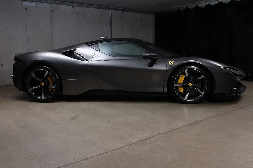 2022 Ferrari SF90 Stradale angeboten von einem Fachhändler in Unterweitersdorf, Österreich, Foto 3 von 15