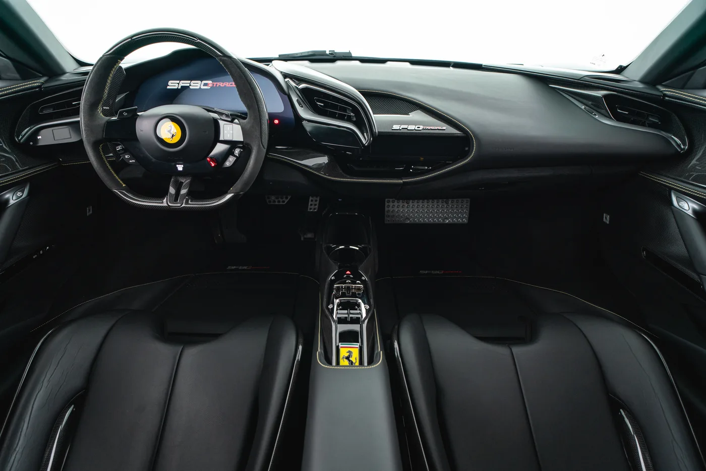 2022 Ferrari SF90 Stradale angeboten von einem Fachhändler in Vösendorf, Österreich, Foto 5 von 15