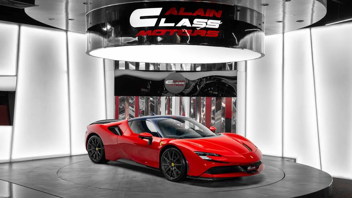 2022 Ferrari SF90 Stradale Tailor Made Ispirazioni proposée par un concessionnaire spécialisé à Dubai, Émirats arabes unis, photo principale