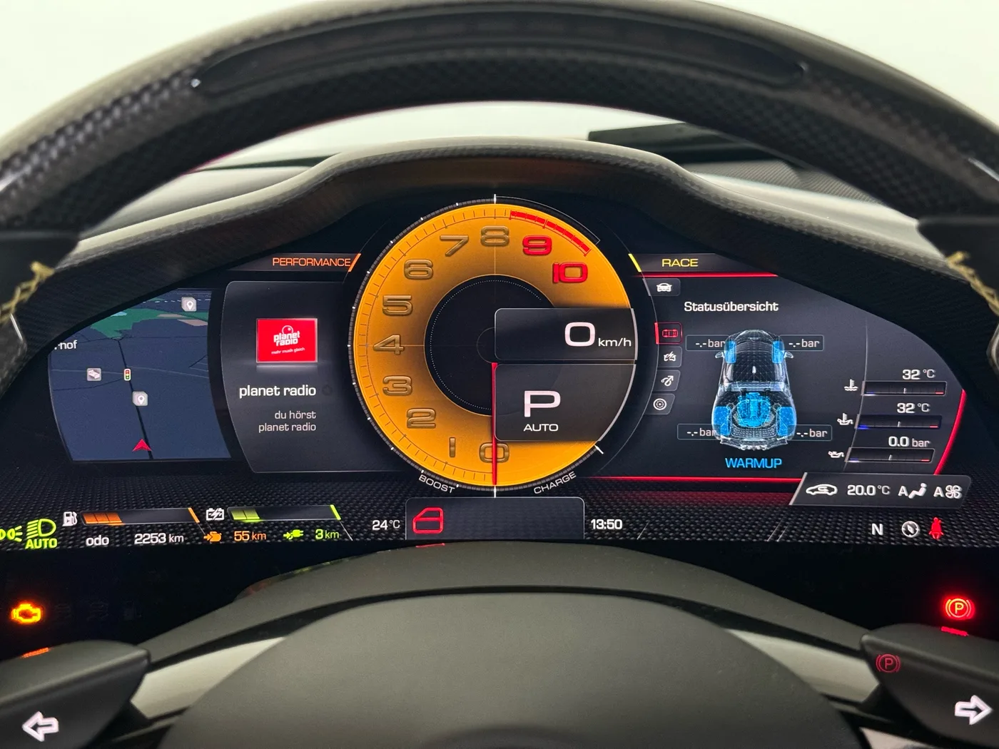 2022 Ferrari SF90 Stradale angeboten von einem Fachhändler in Frankfurt am Main, Deutschland, Foto 10 von 15