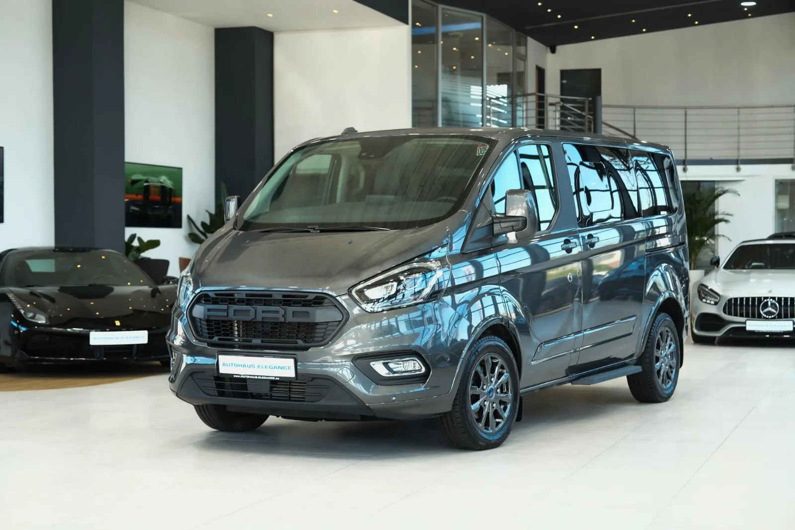 2022 Ford Tourneo Custom Titanium X angeboten von einem Fachhändler in Köln, Deutschland, Hauptfoto