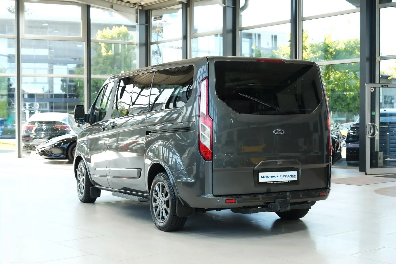 2022 Ford Tourneo Custom Titanium X, 3/20
