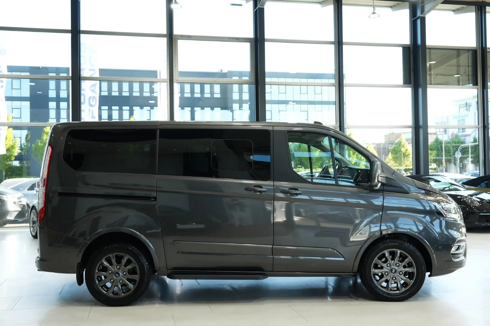 2022 Ford Tourneo Custom Titanium X, 6/20
