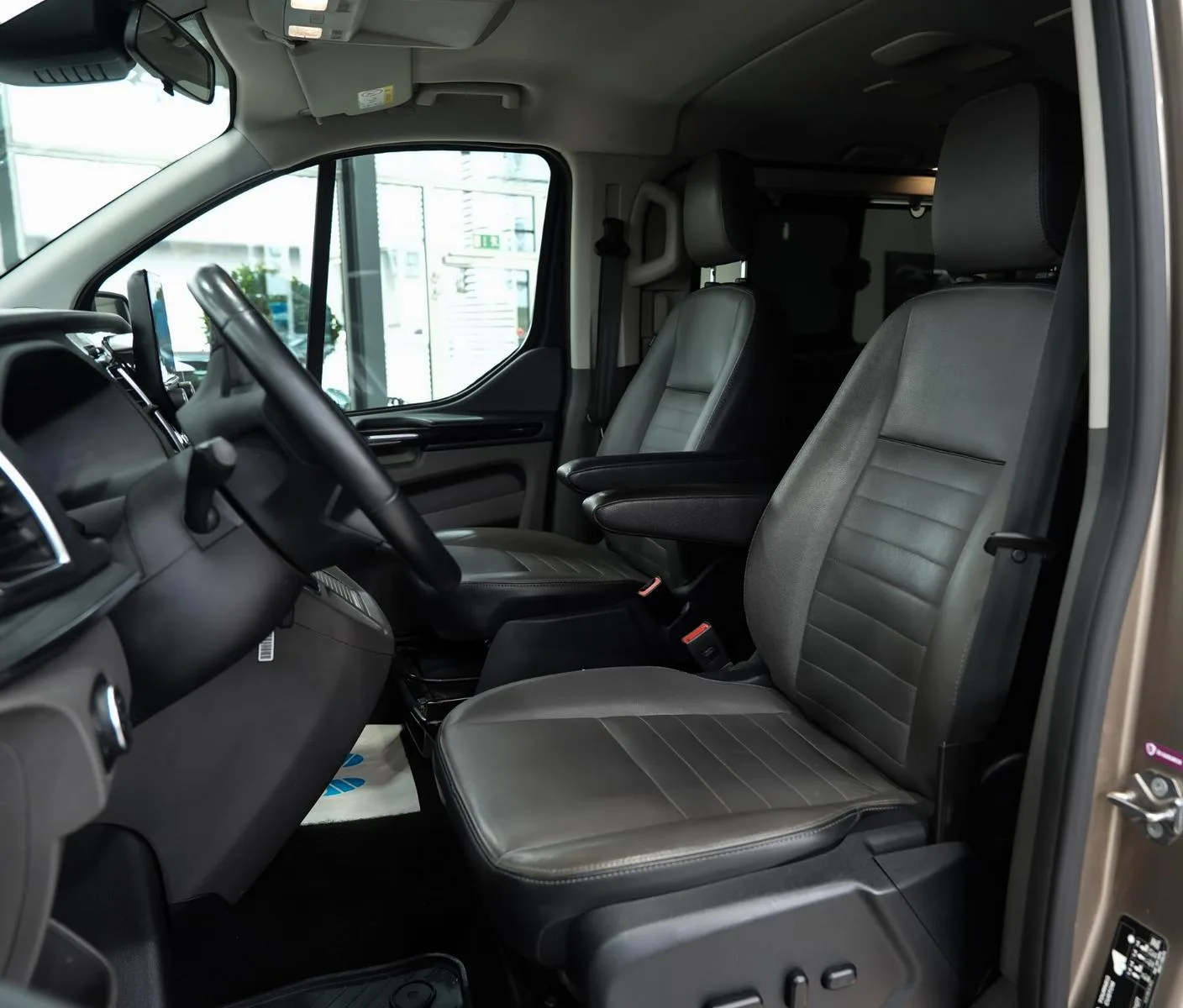 2022 Ford Tourneo Custom Titanium X, 11/25