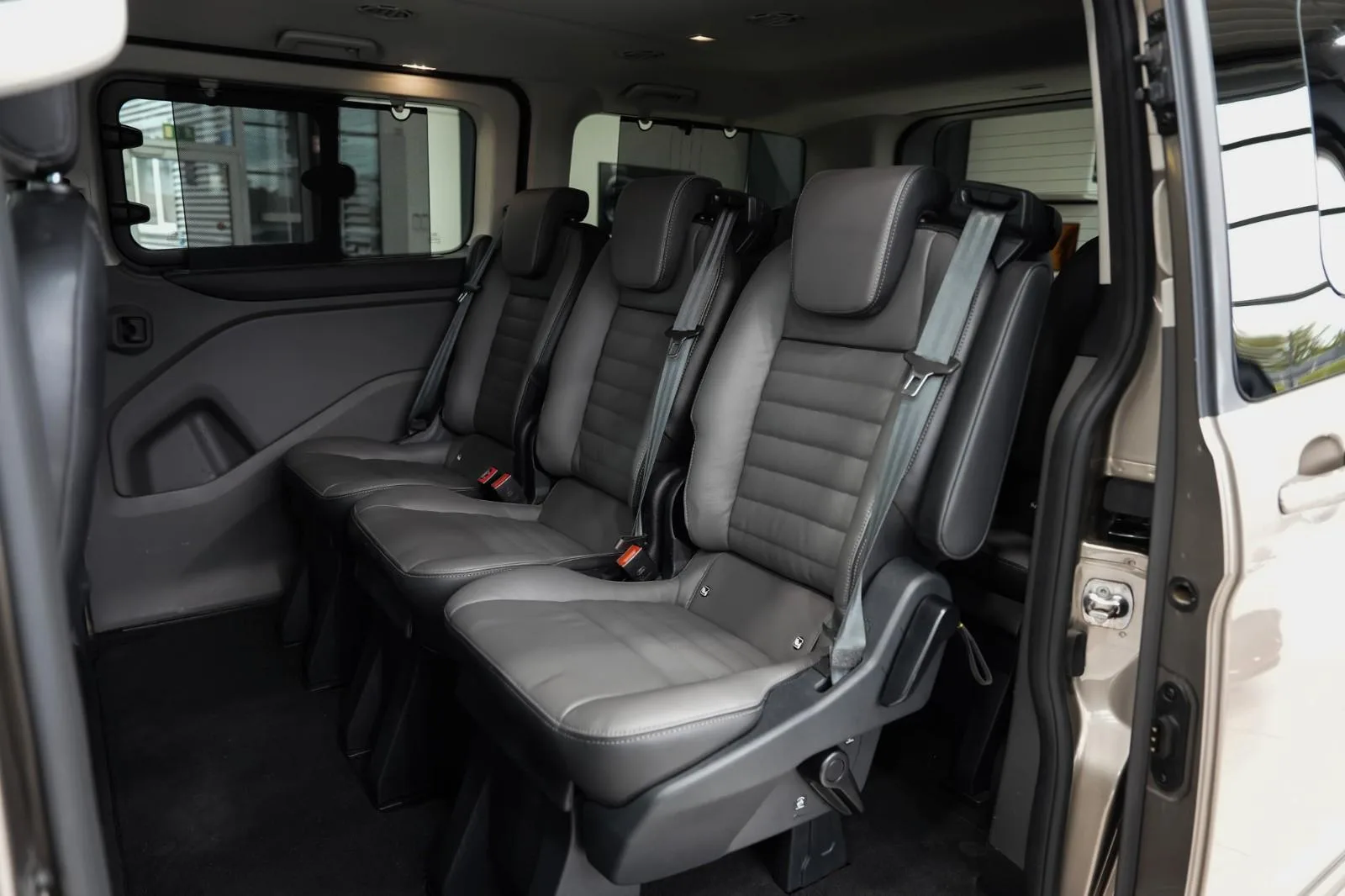 2022 Ford Tourneo Custom Titanium X, 12/25