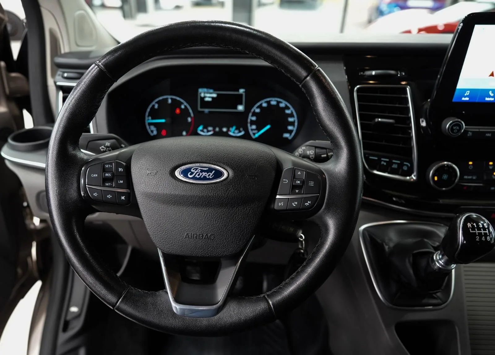 2022 Ford Tourneo Custom Titanium X, 15/25