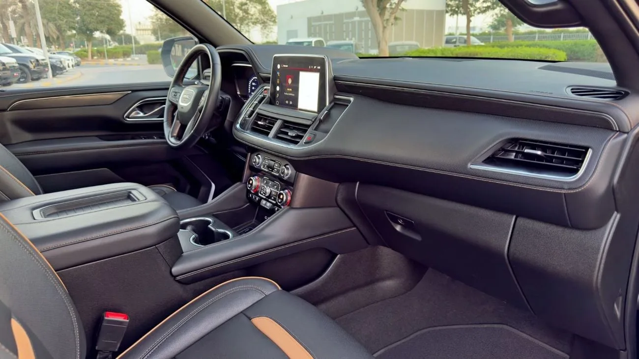 2022 GMC Yukon AT4 angeboten von einem Fachhändler in Dubai, Vereinigte Arabische Emirate, Foto 10 von 14