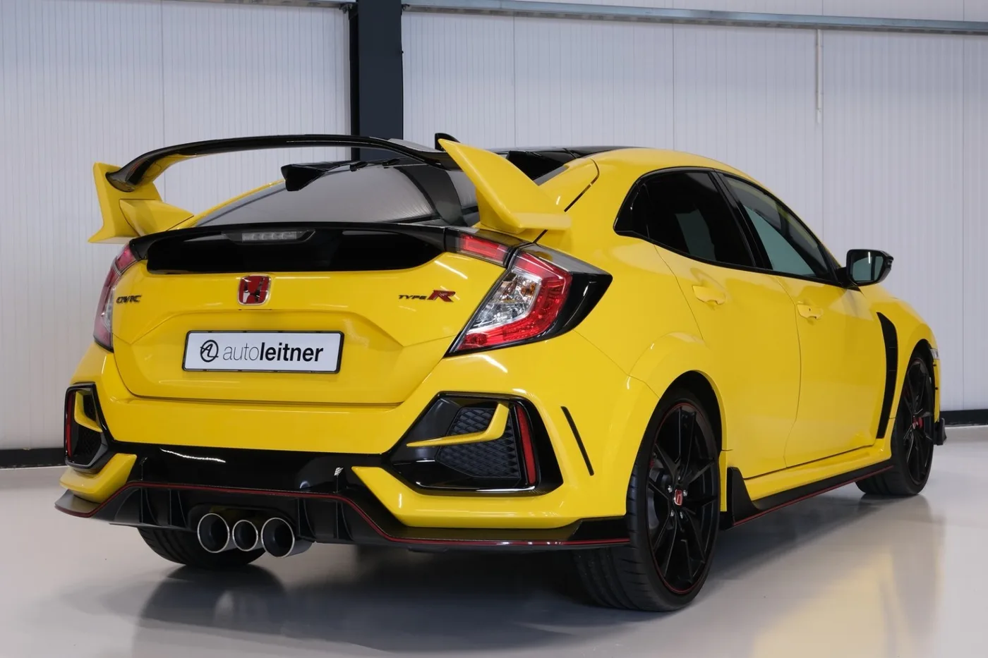 2022 Honda Civic Type R angeboten von einem Oldtimerhändler in Alkmaar, Niederlande, Foto 3 von 15