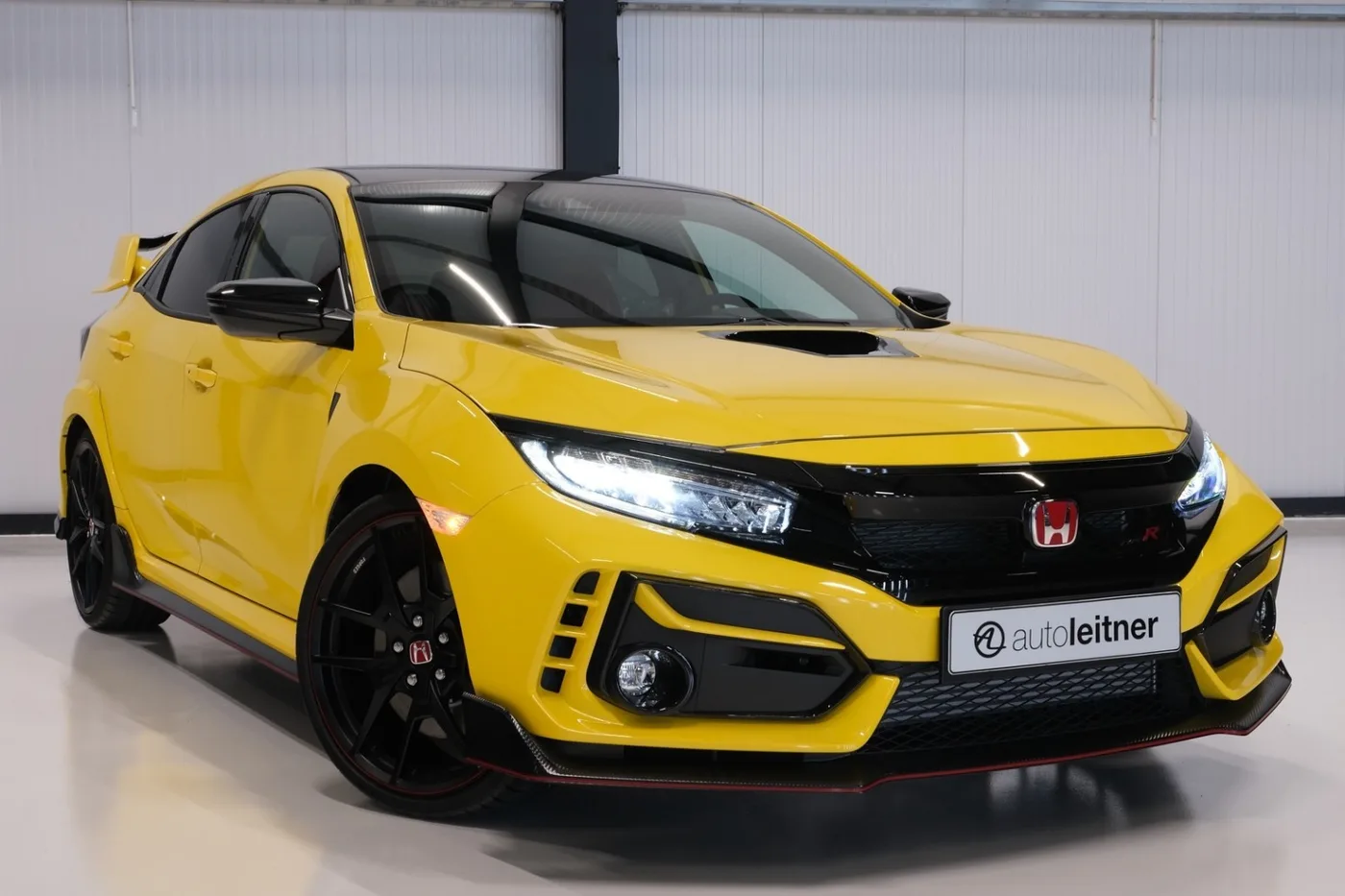2022 Honda Civic Type R angeboten von einem Oldtimerhändler in Alkmaar, Niederlande, Foto 9 von 15