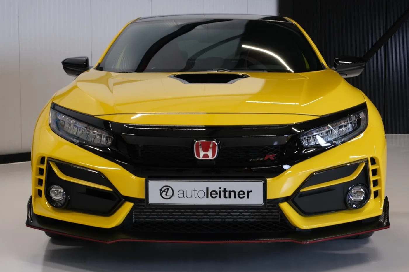 2022 Honda Civic Type R angeboten von einem Oldtimerhändler in Alkmaar, Niederlande, Foto 11 von 15