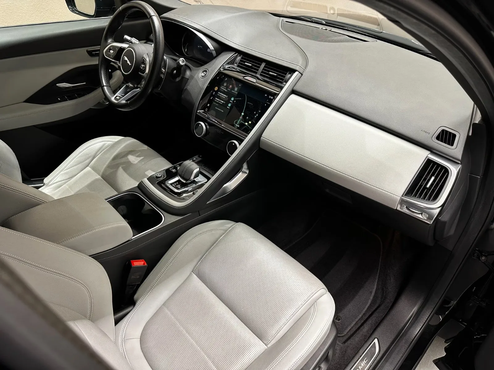 2022 Jaguar E-Pace P300e R-Dynamic S, 19/25