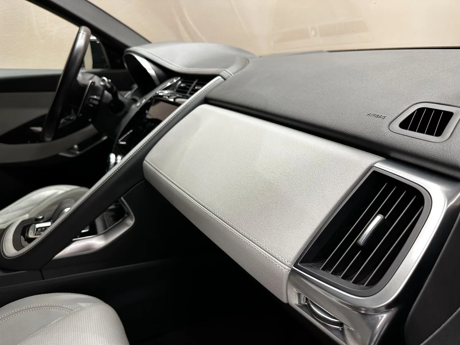 2022 Jaguar E-Pace P300e R-Dynamic S, 20/25