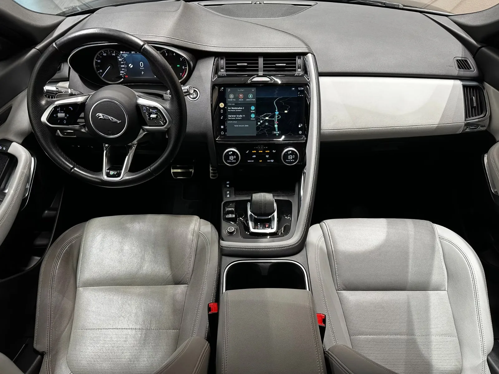 2022 Jaguar E-Pace P300e R-Dynamic S, 23/25