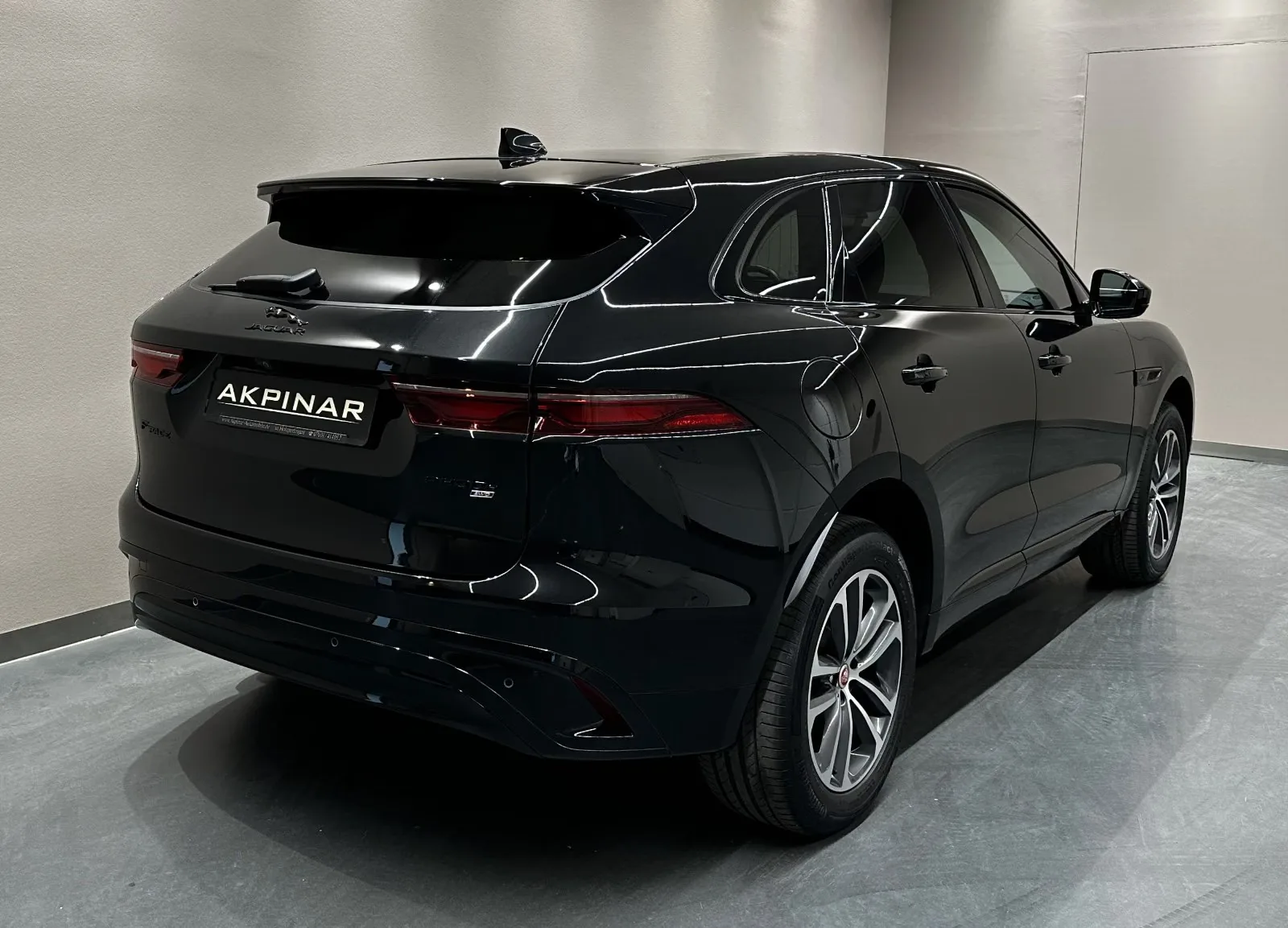 2022 Jaguar F-Pace P400e S, 6/25