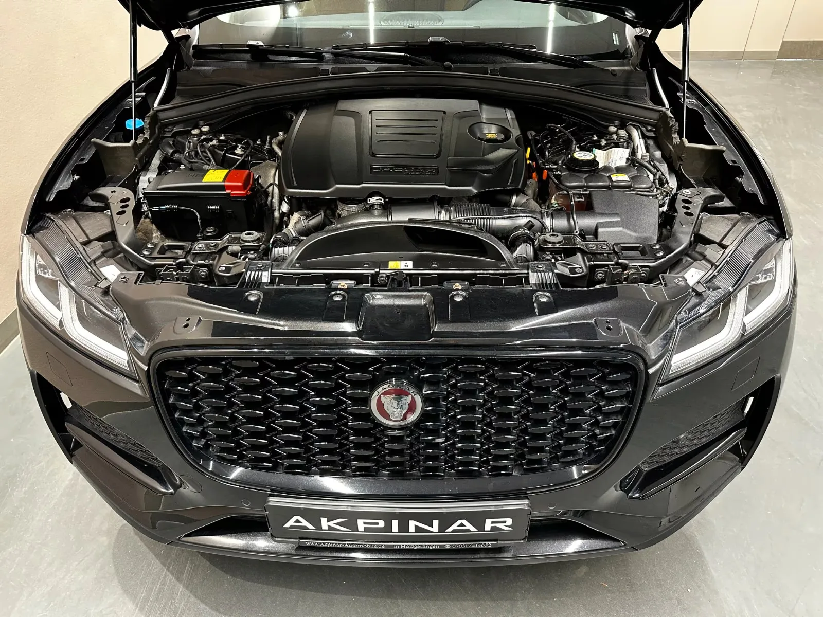 2022 Jaguar F-Pace P400e S, 8/25