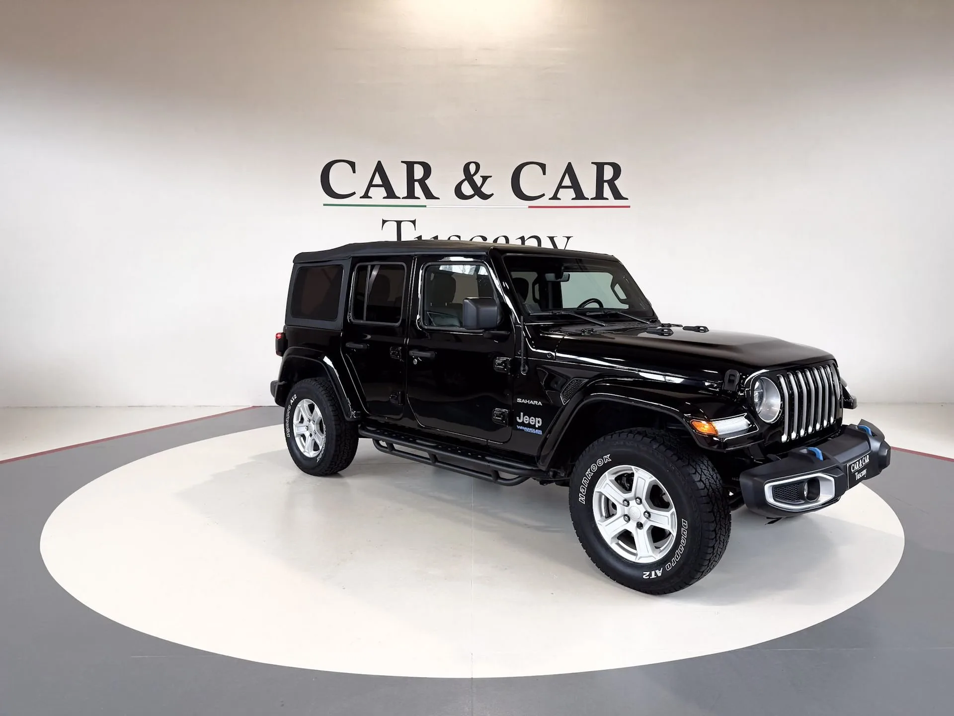 2022 Jeep Wrangler Unlimited 4xe, Sahara proposée par un concessionnaire spécialisé à Lucca, Italie, photo principale