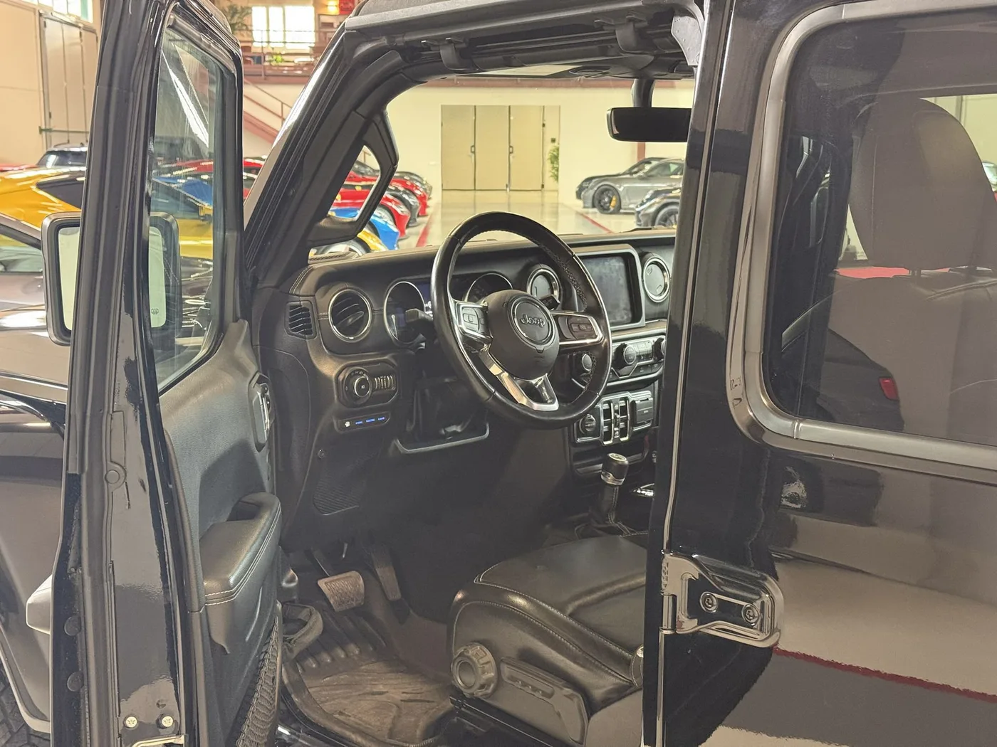 2022 Jeep Wrangler Unlimited 4xe, Sahara offered by a specialist dealer in Lucca, Italy, photo 8 of 25